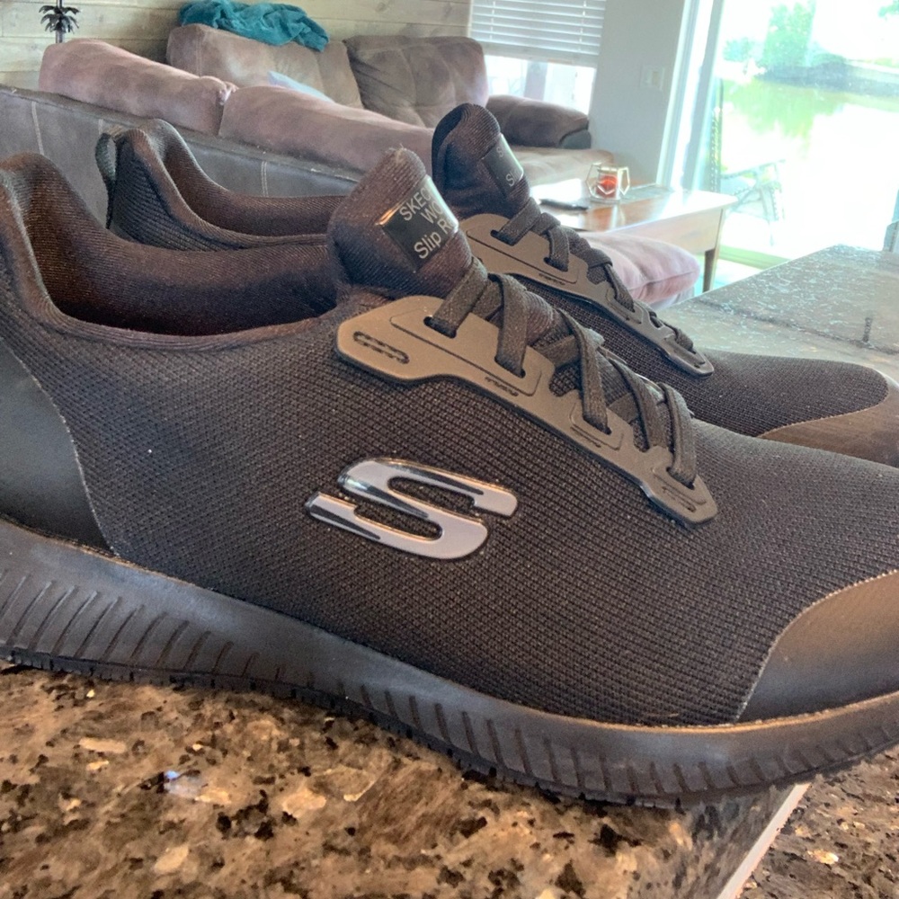 Sketchers shoes